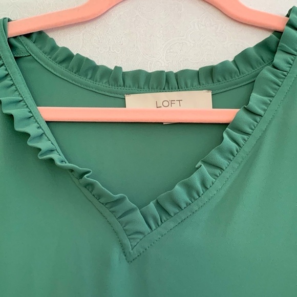 LOFT Sage Green High/Low Sleeveless Blouse w/ Slight Ruffle Details. Size Medium - Picture 3 of 9